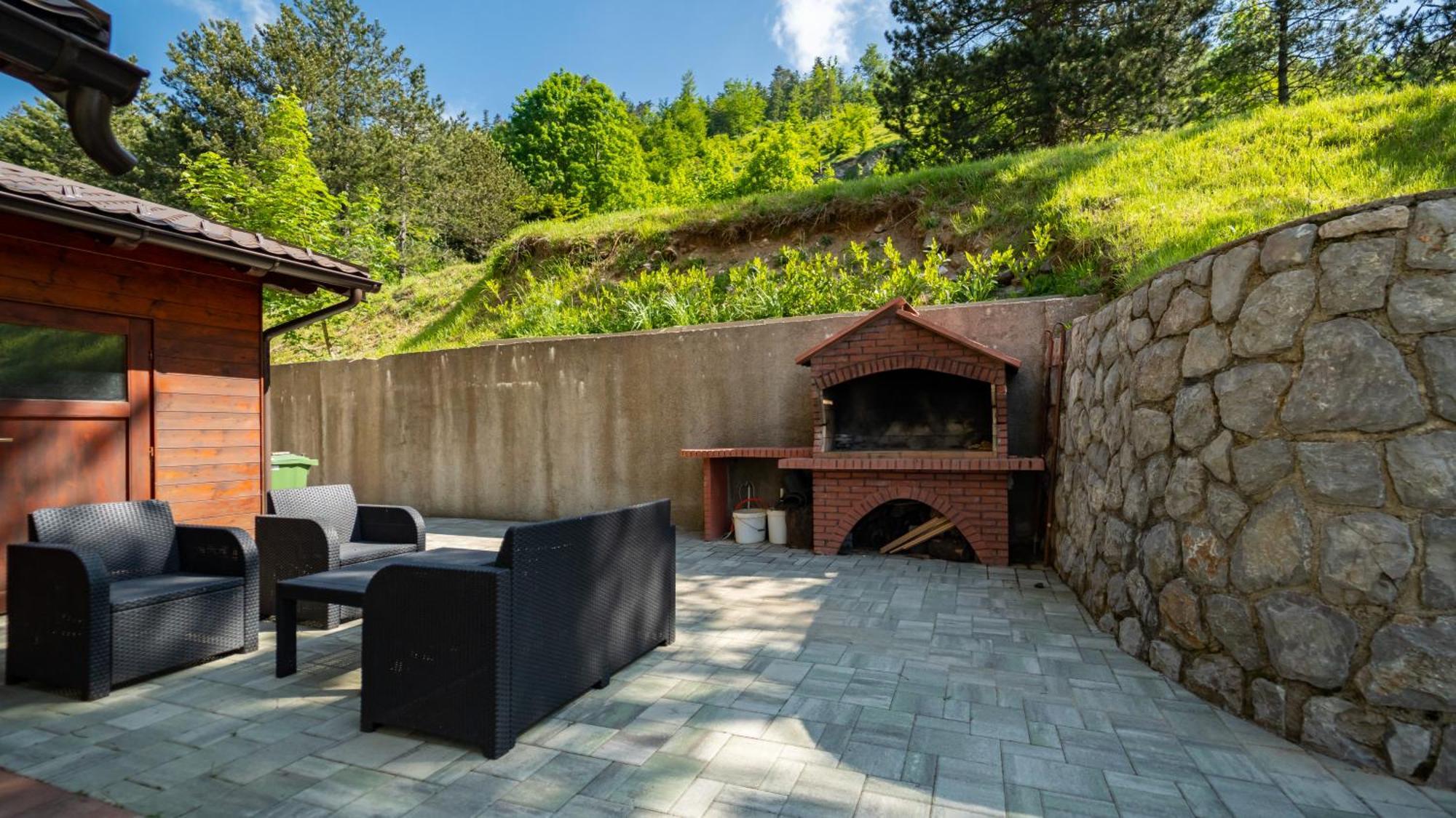 Specious Apartment Manitu In Forest Countryside Фужине Экстерьер фото